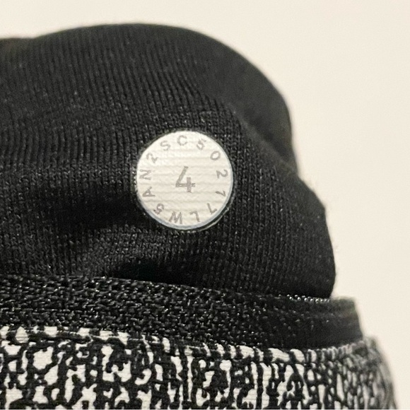 Lululemon Tight Stuff Tight II Salt Alpine White Black Size 4 Leggings - Picture 10 of 16